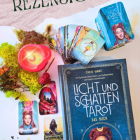 [Rezension] „Licht und Schatten Tarot – Das Buch“ und „Licht und Schatten Taschen-Tarot“ von Chris Anne