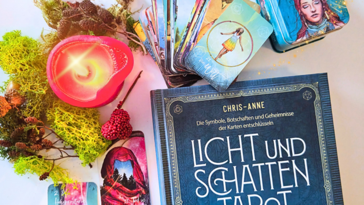 [Rezension] „Licht und Schatten Tarot – Das Buch“ und „Licht und Schatten Taschen-Tarot“ von Chris Anne